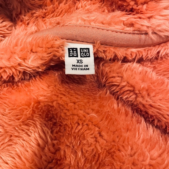 Uniqlo woman’s furry jacket (XS) - Picture 2 of 2